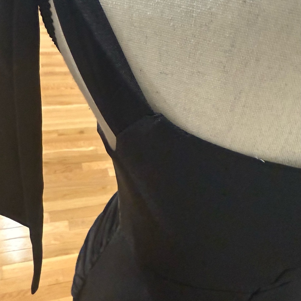 Chic Black Ruched Maxi Dress - Picture 5 of 8